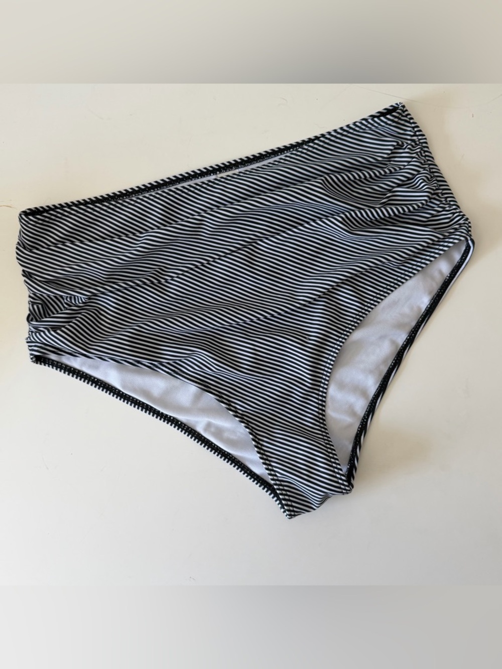 Adisputent Bikini - Picture 6 of 7